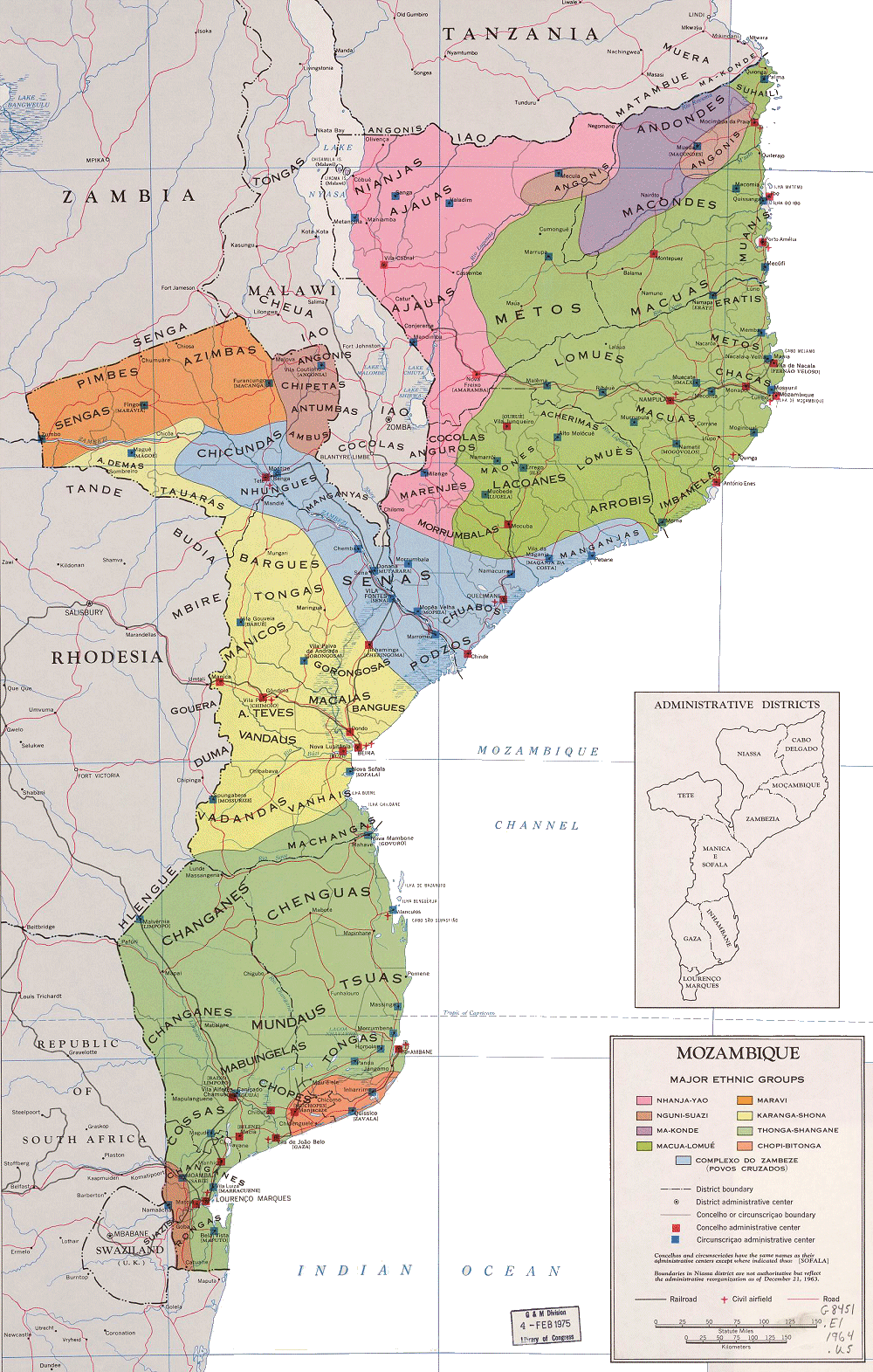 Carte du Mozambique  (ethnographie et divisions administratives).