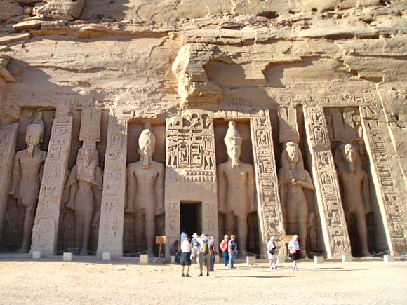 Abou Simbel : temple de Nefertari.
