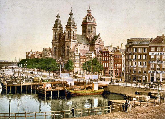 Amsterdam : l'église Saint Nicolas.