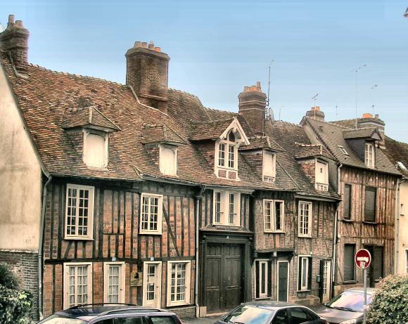 Beauvais : maisons du Moyen âge.