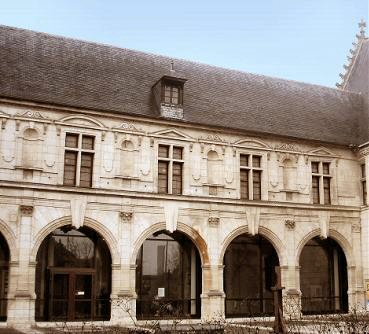 Hôtel des Echevins, à Bourges.