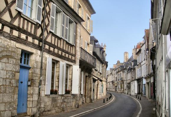 Rue des Arènes, à Bourges.