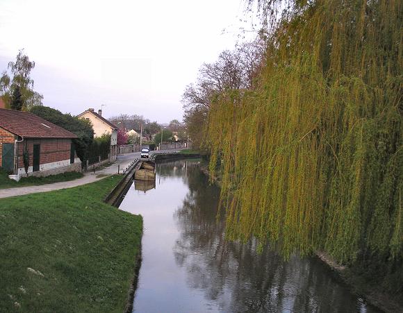Le canal de l'Ourcq.