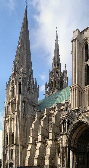 Cathédrale de Chartres : les clochers.