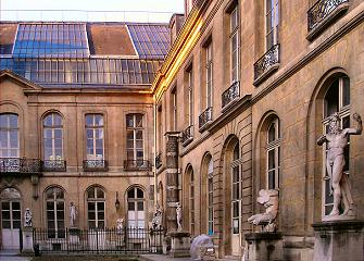 Faculté de Médecine, rue des Saints-Pères, à Paris (6e).