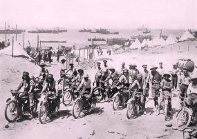 Première guerre mondiale : régiment motocyclisyte aux Dardanelles.