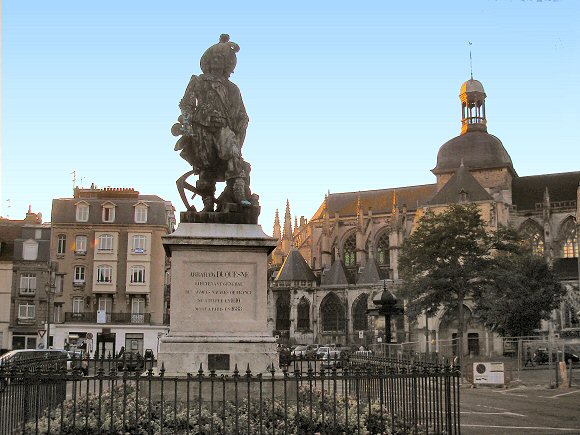 Dieppe : statue de Duquesne.