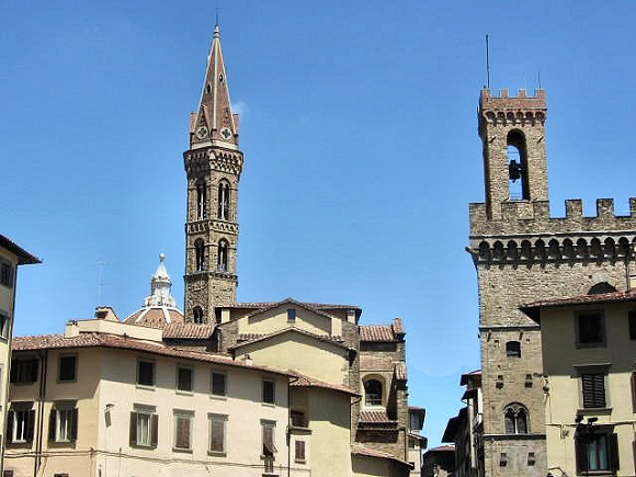 Florence : tours et dôme de la cathédrale.