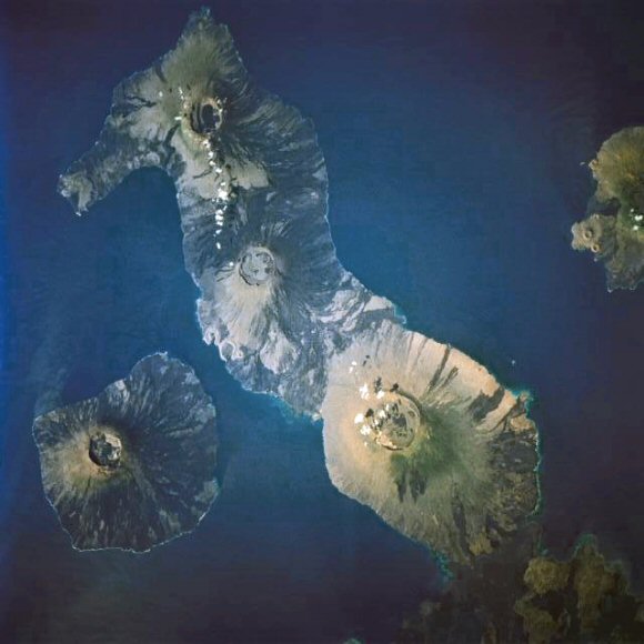 Iles Galapagos vues de l'espace.