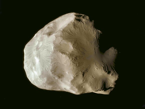 Le satellite de Saturne Hélène.