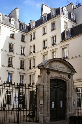 Porte de l'Hôtel de Retz, à Paris (3e arrondissement).