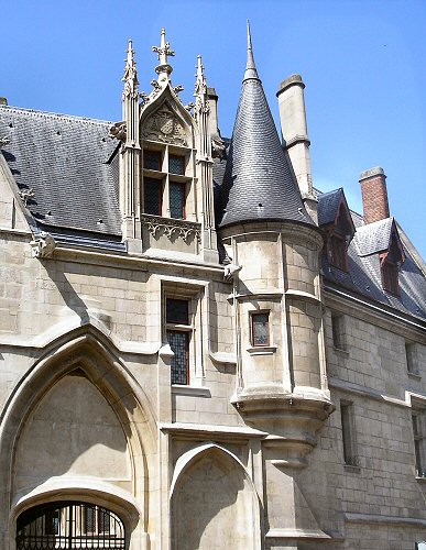 Hôtel de Sens, à Paris (4e arrondissement).