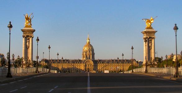 Paris : Invalides et pont Alexandre III.