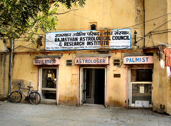 Jaipur : astrologue.