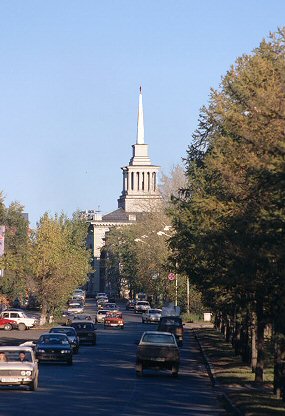 Krasnoiarsk : la rue Dubrovinskii.