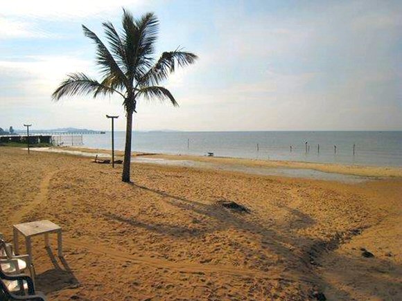 Lac Victoria, une plage en Ouganda.