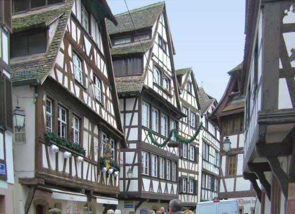 Strasbourg : maisons  colombages.