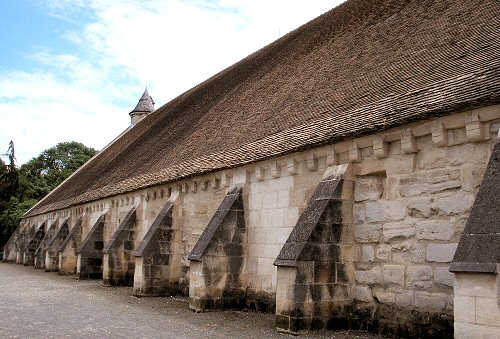 L'Abbaye de Maubuisson : la grange.