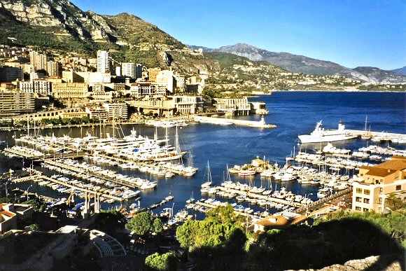 Monaco : le port et Monte Carlo.
