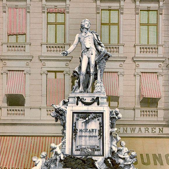 Statue de Mozart, à Vienne.