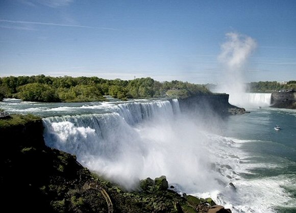 Niagara falls.