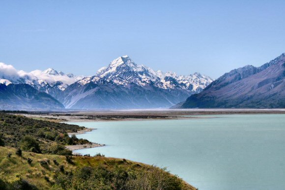 Nouvelle-Zélande : le mont Cook et le lacPukaki.