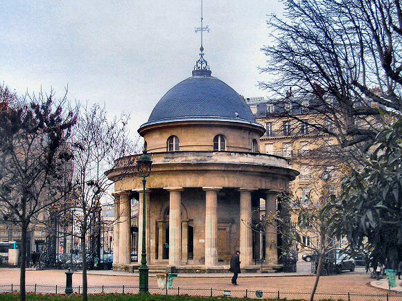 Paris : le pavillon de Chartres,  l'entre du parc Monceau.