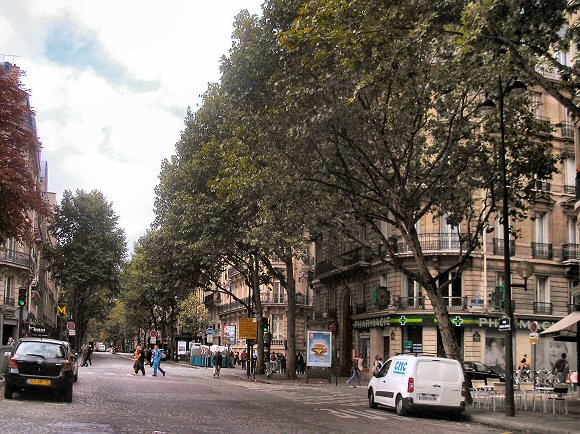 Paris : avenue Franklin Roosevelt.