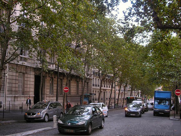 Paris : avenue Percier.