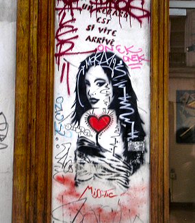 Paris : street art rue Lepic (Misstic).