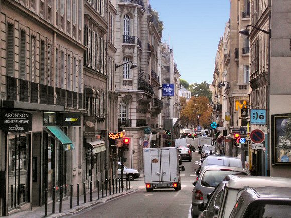 Paris : rue de Miromesnil.