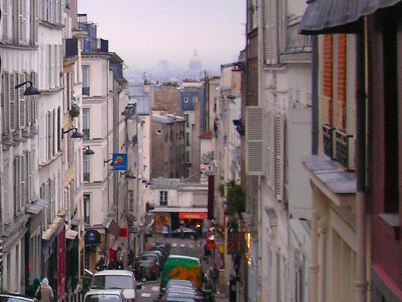 Paris : le rue Tholoz.