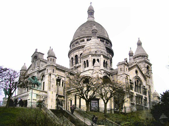 Paris : la basilique du Sacré Coeur, à Montmartre.