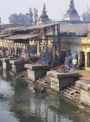 Katmandou : ghats de crmation  Pashupatinath.