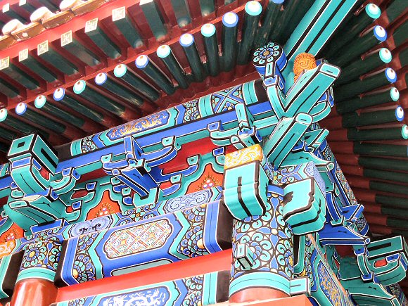 Pékin : ornementations du temple de Confucius.