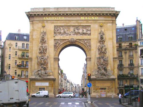Porte Saint-Denis, à Paris.