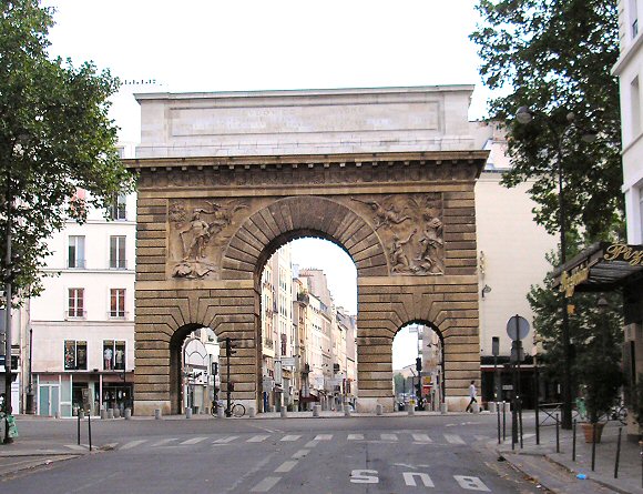 Porte Saint-Martin, à Paris.