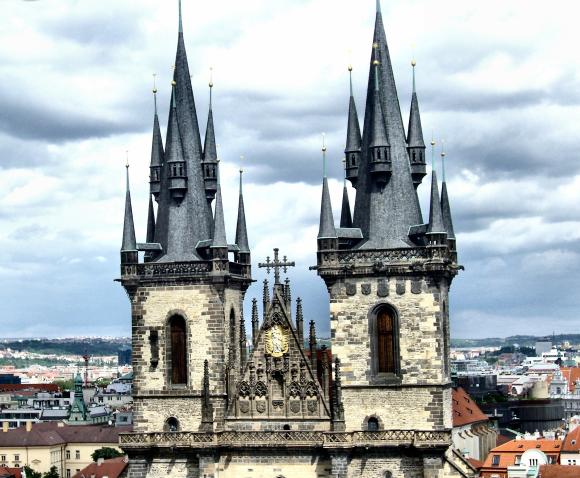 Prague : Clochers de l'église de Tyn.