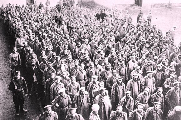 Première guerre mondiale : Prisonniers russes à Przemysl, en Pologne.