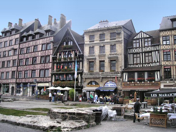 Rouen : la place du Vieux-Marché.