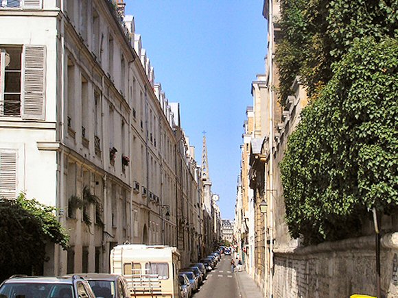 Rue Saint-Louis-en-l'Ile,  Paris (4e arrondissement).