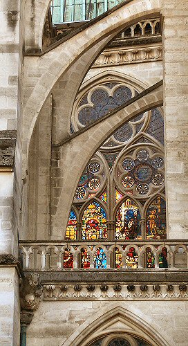 Arc-boutant (cathédrale de Bourges).