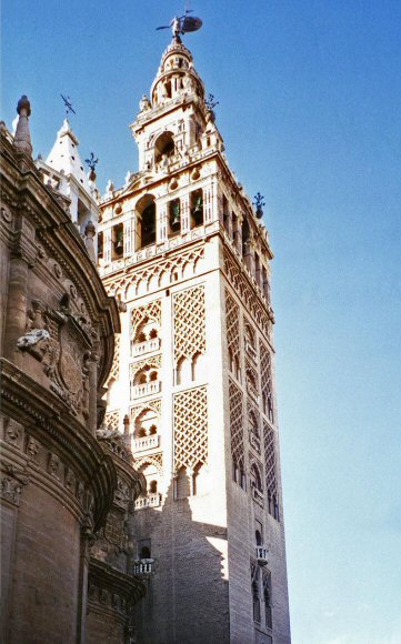 La Giralda de Seville.