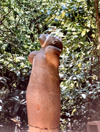 Villahermosa : statue olmèque.