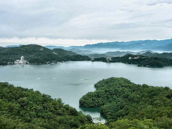 Taiwan : lac du Soleil et de la Lune.