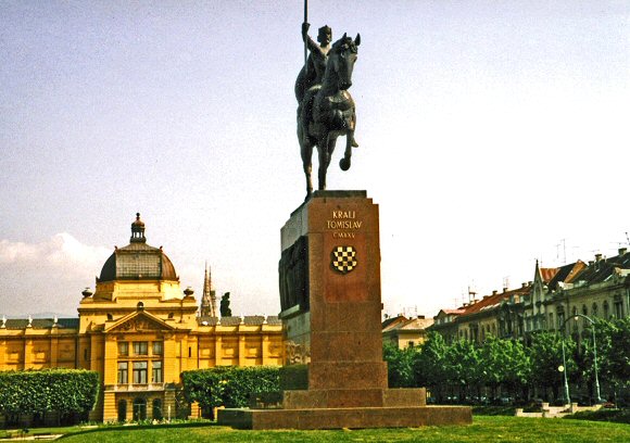 Zagreb : statue de Tomislav.