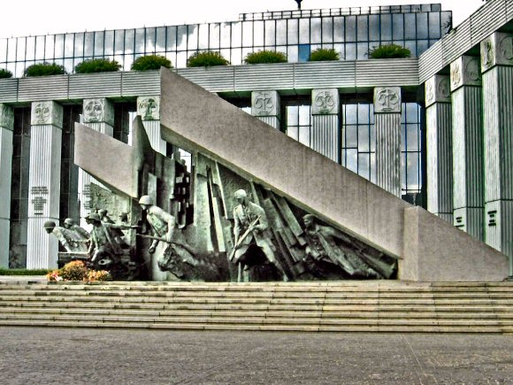 Varsovie : mémorial du soulèvement de 1944.