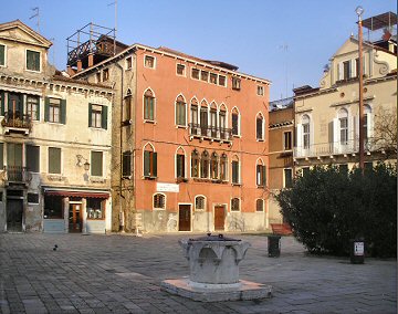 Venise : le Campo Bandiera e Moro et son puits.