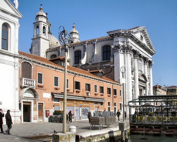 Venise : l'glise des Jsuates.