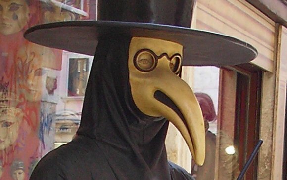 Venise : masque de médecin pendant la peste.